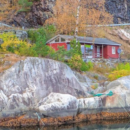 Beautiful Home In Vallavik With Kitchen Bu Eksteriør billede