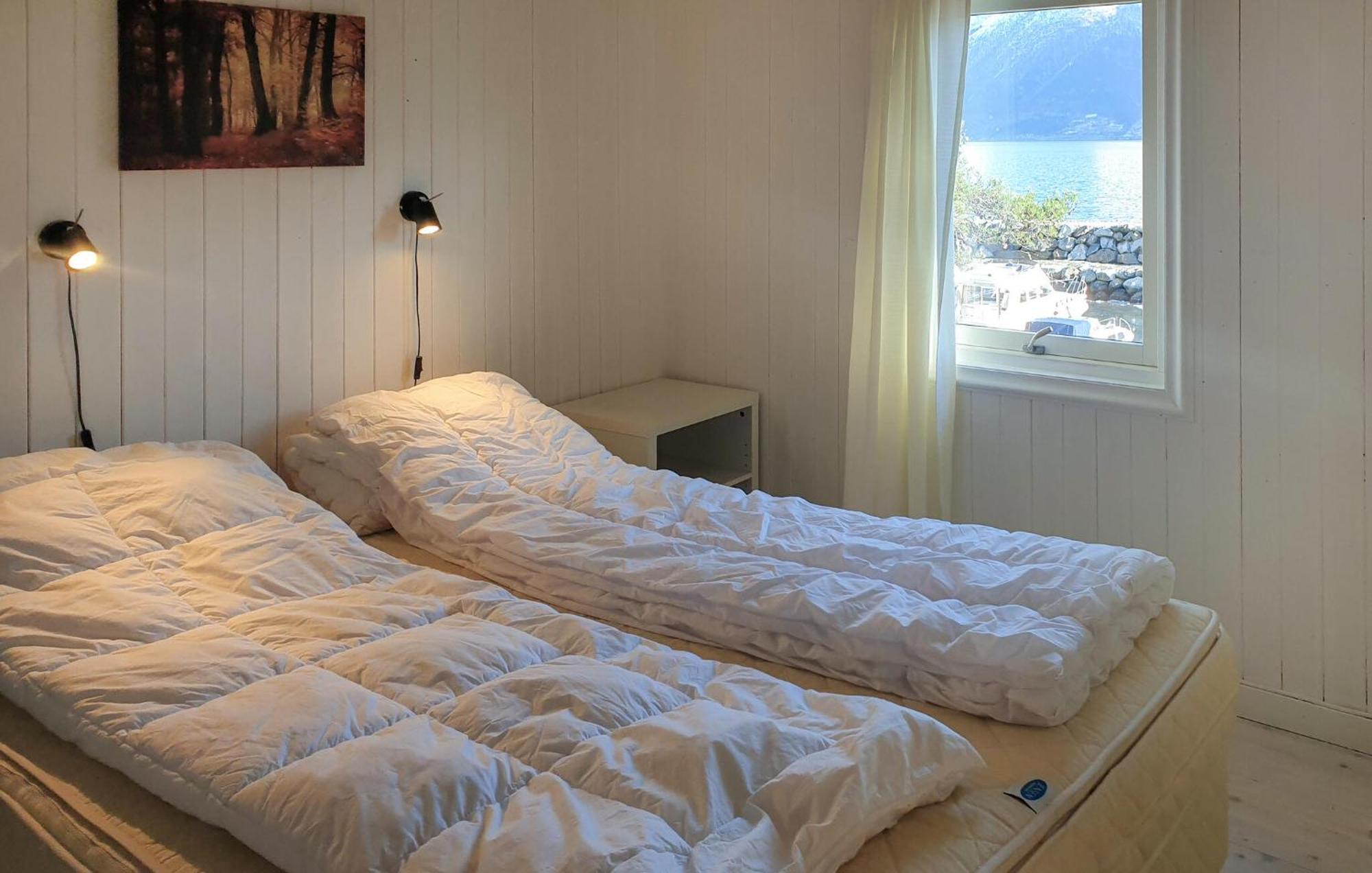 Beautiful Home In Vallavik With Kitchen Bu Eksteriør billede